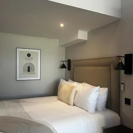 The Glen Quarter Guest house *